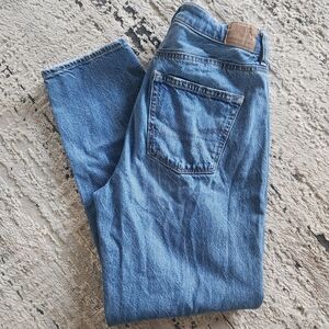 American Eagle Mom Straight Jean